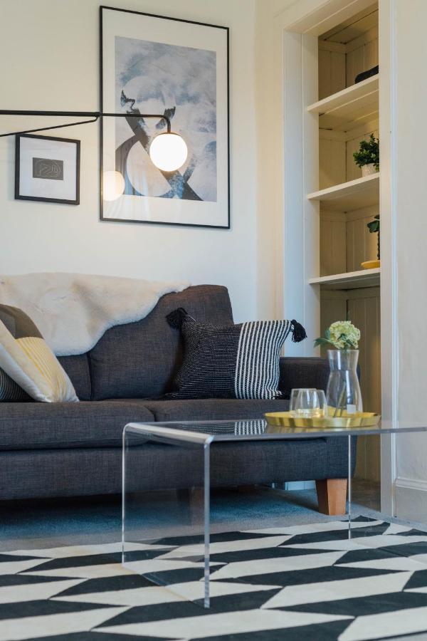 Stylish And Comfortable Centre