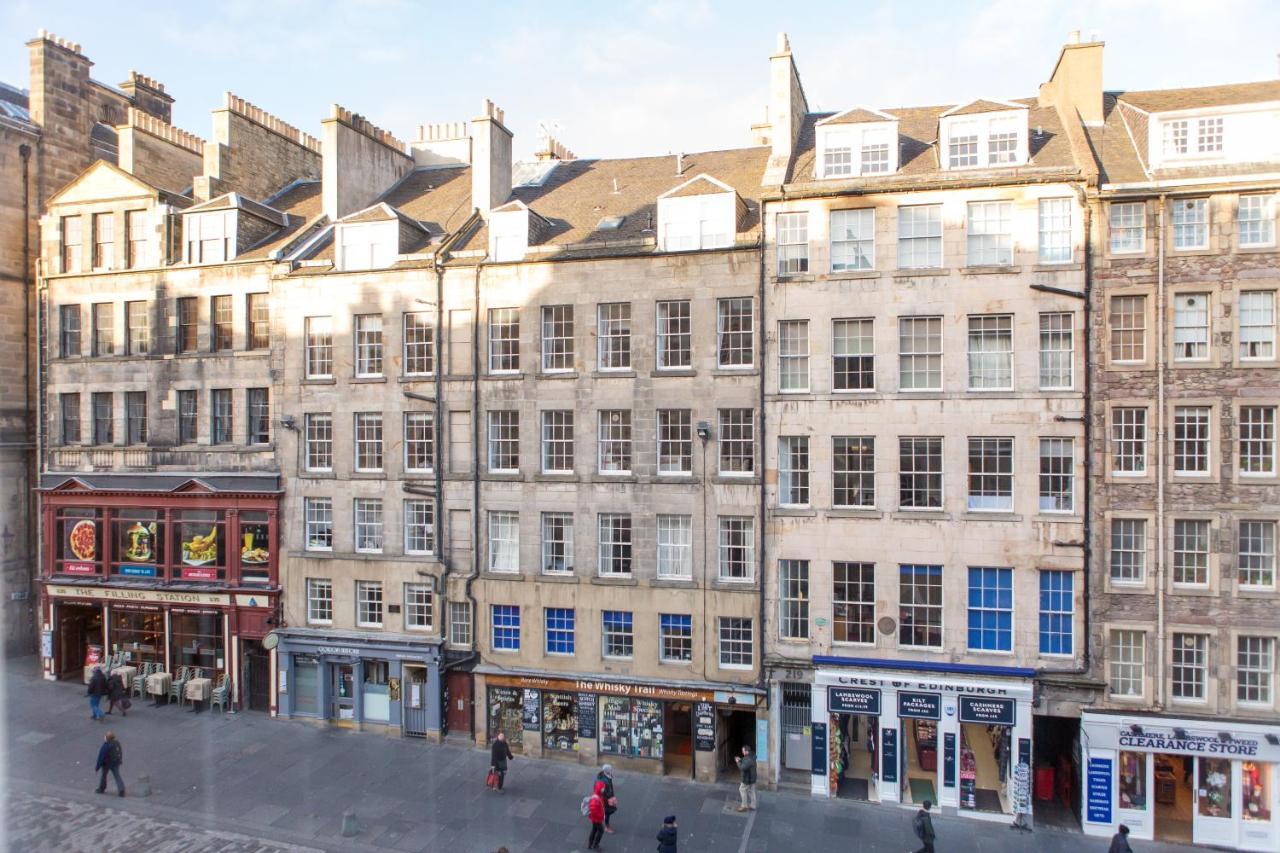 Royal Mile - Old Town Edinburgh