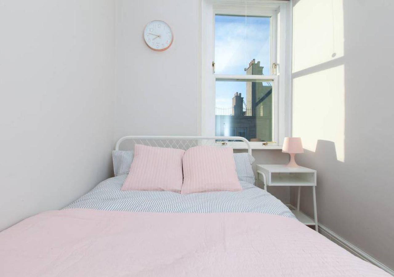 Apartment Bright And Modern Causewayside *