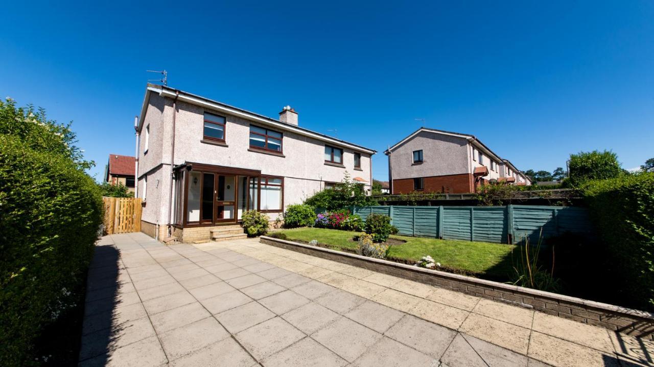 Ferienhaus 3 Bed House W/drive&garden V/fast Wifi Near Bioquarter EDI
