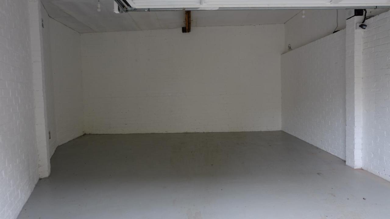 Apartment Stylish New Town Property: With Secure Off Street Parking EDI