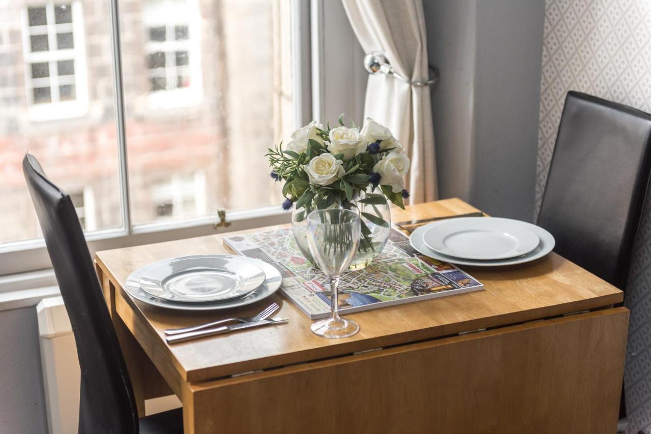 F&o - 1 Bedroom Royal Mile Stunning Castle View Sleeps 2 Apartment Edinburgh