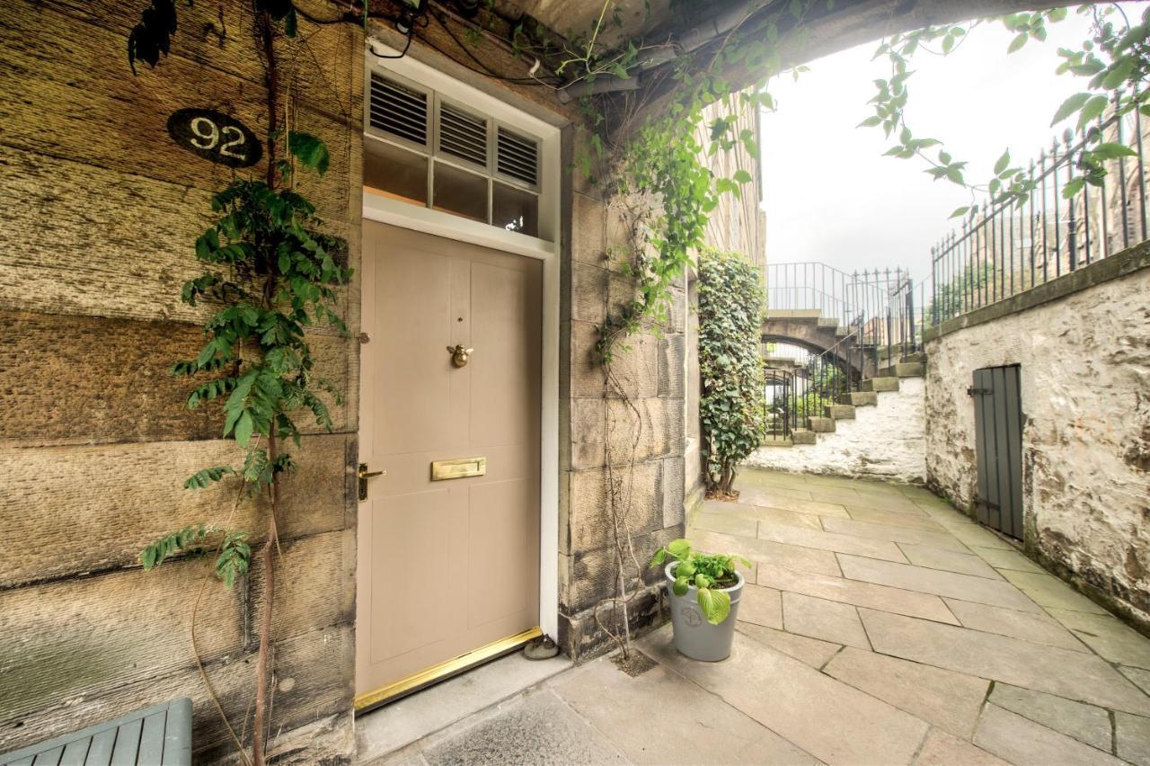 Hamilton Place - Beautiful And With Private Entrance Sleeps 4