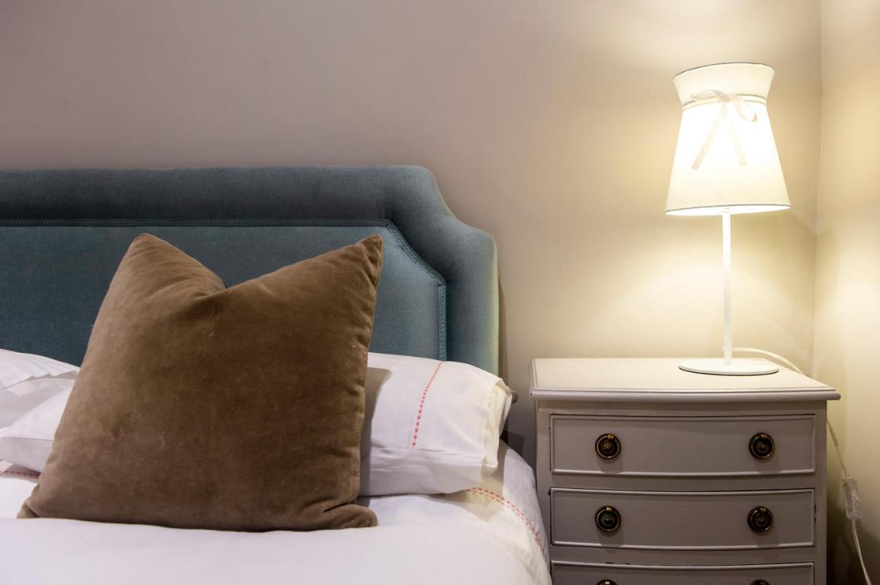 Hamilton Place - Beautiful And With Private Entrance Sleeps 4 Apartment *