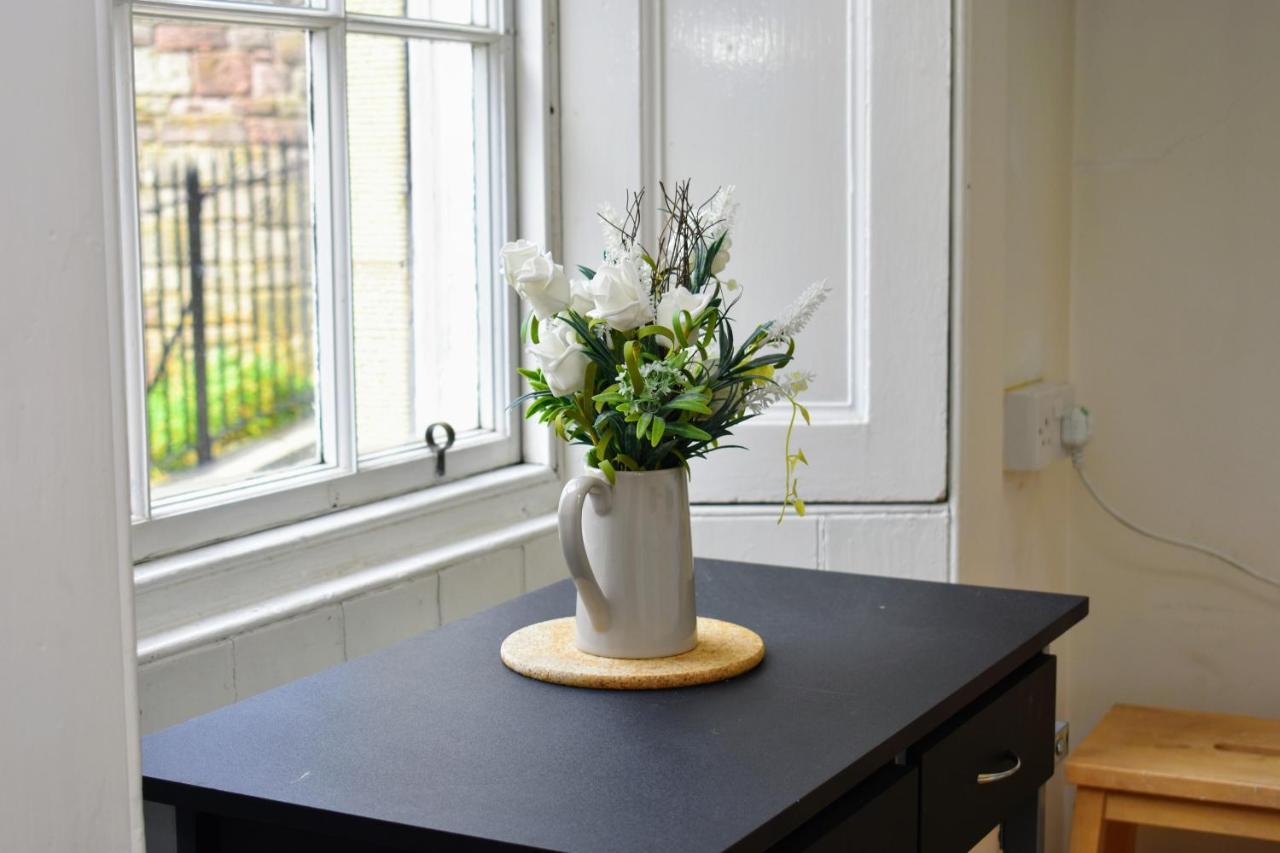 Castle Wynd - Historic Castle Views Central Apartment Edinburgh