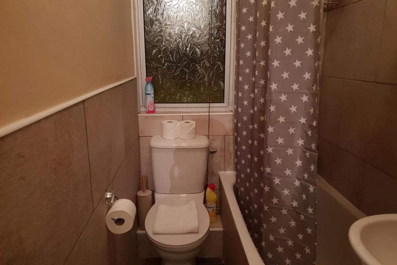 Bright 1 Bedroom Near Centre *