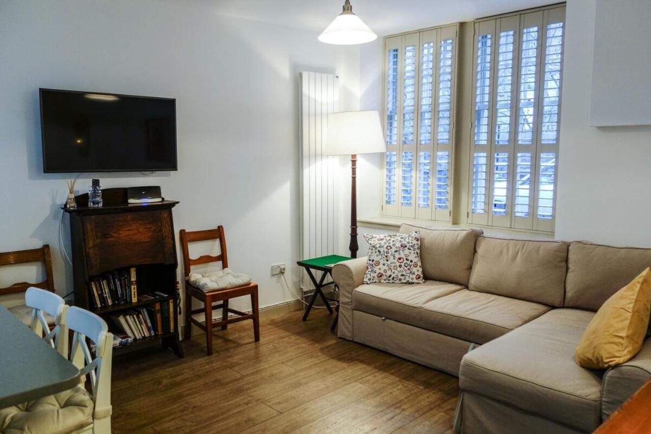 Apartment Quiet Ground Floor Mews Flat And Parking *