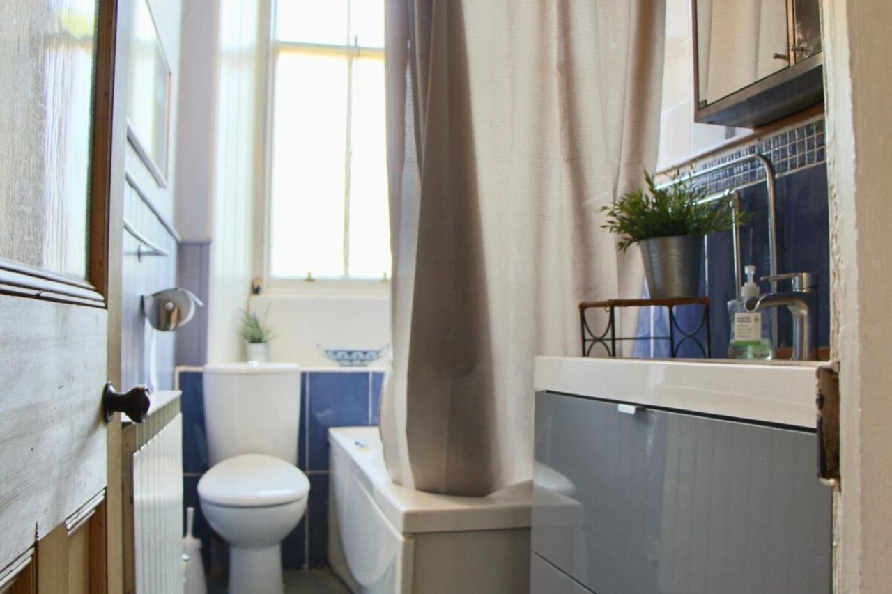 Classic Flat In The Heart Of Morningside * Edinburgh