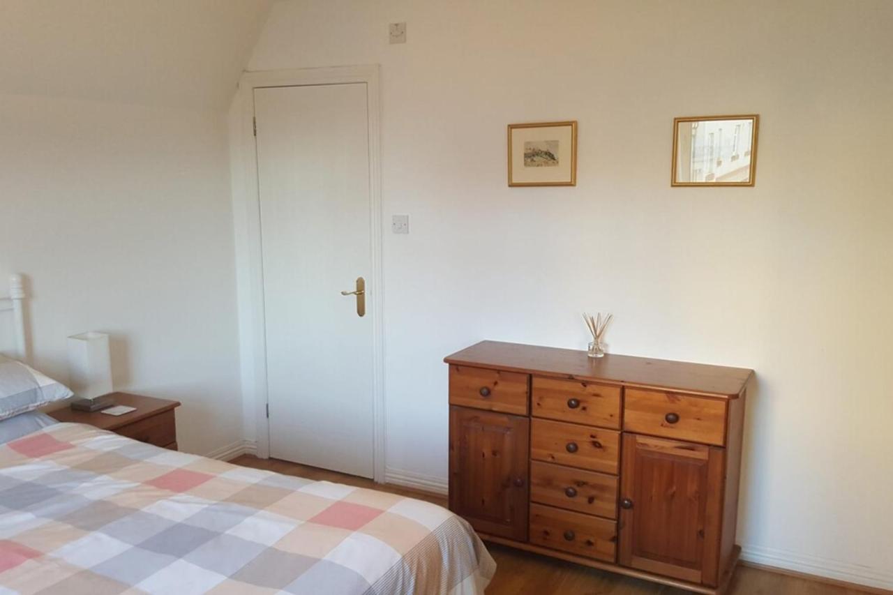 Apartment Peaceful 2 Bedroom Sleeps 5 Free Parking EDI