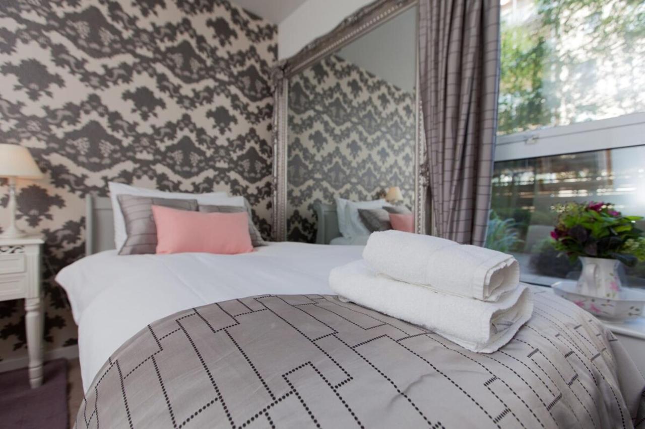 Holyrood - Luxury With Parking Apartment