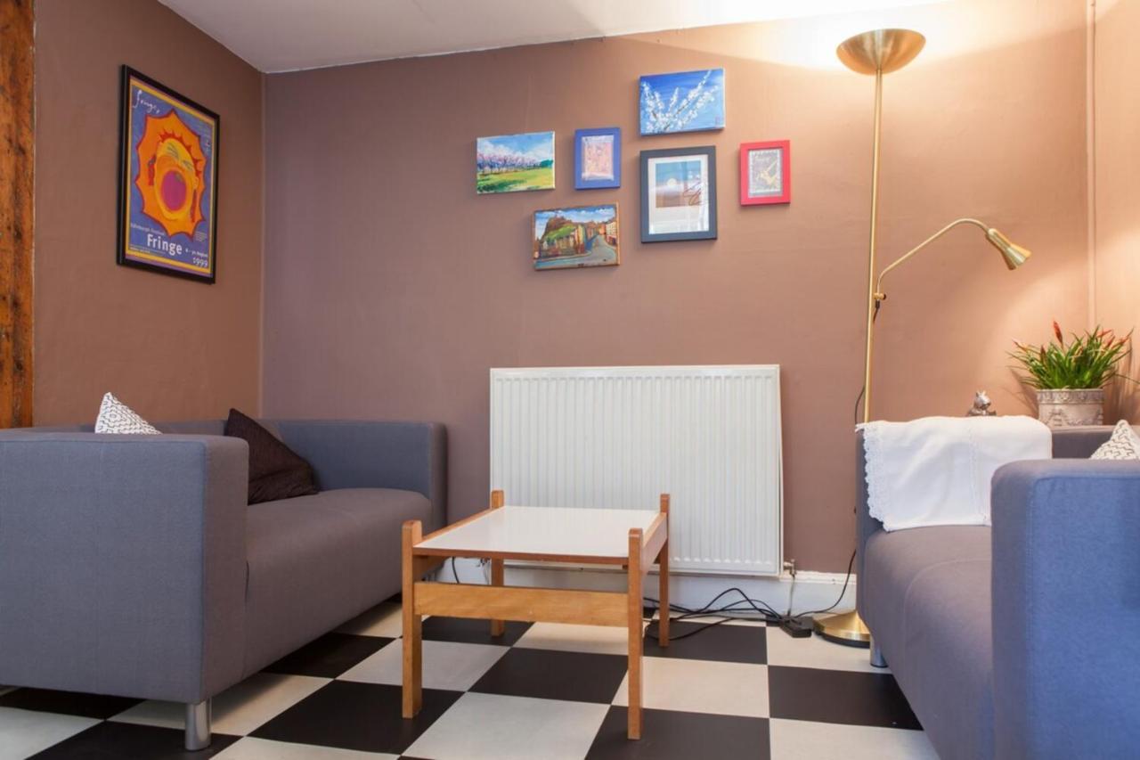 Apartment Amazing 4 Bedroom Just Off The Meadows