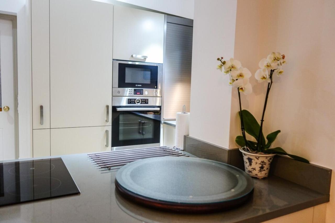 Quiet Ground Floor Mews Flat And Parking *