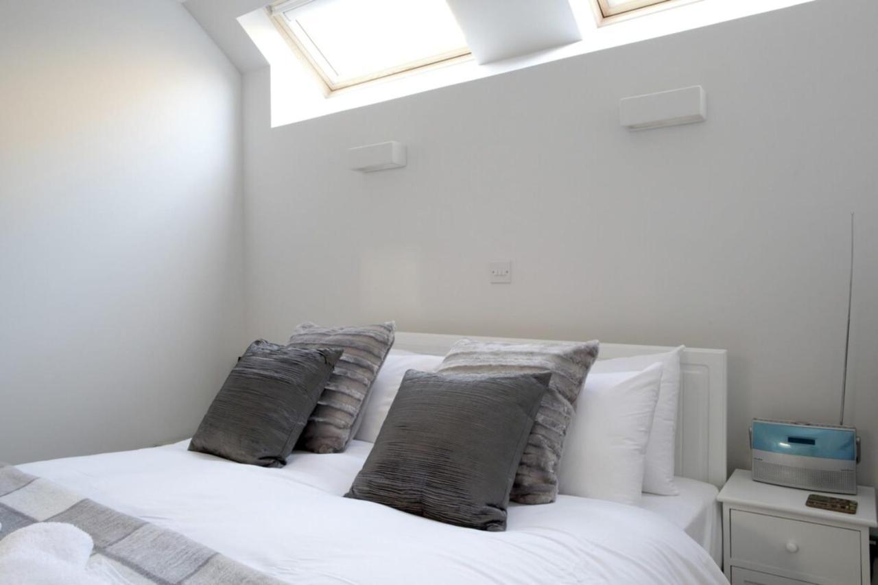 Quiet Ground Floor Mews Flat And Parking