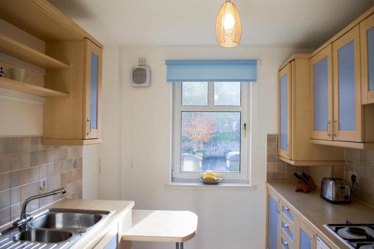 Apartment Peaceful 2 Bedroom Sleeps 5 Free Parking EDI