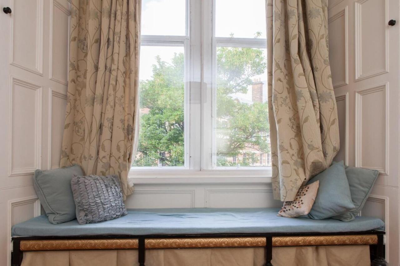 Apartment Amazing 4 Bedroom Just Off The Meadows *