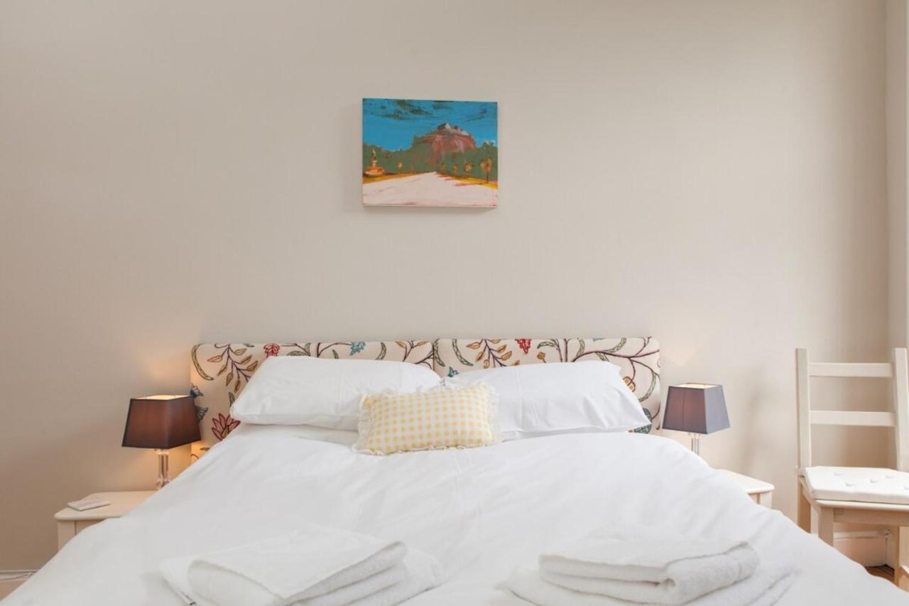 Amazing 4 Bedroom Just Off The Meadows