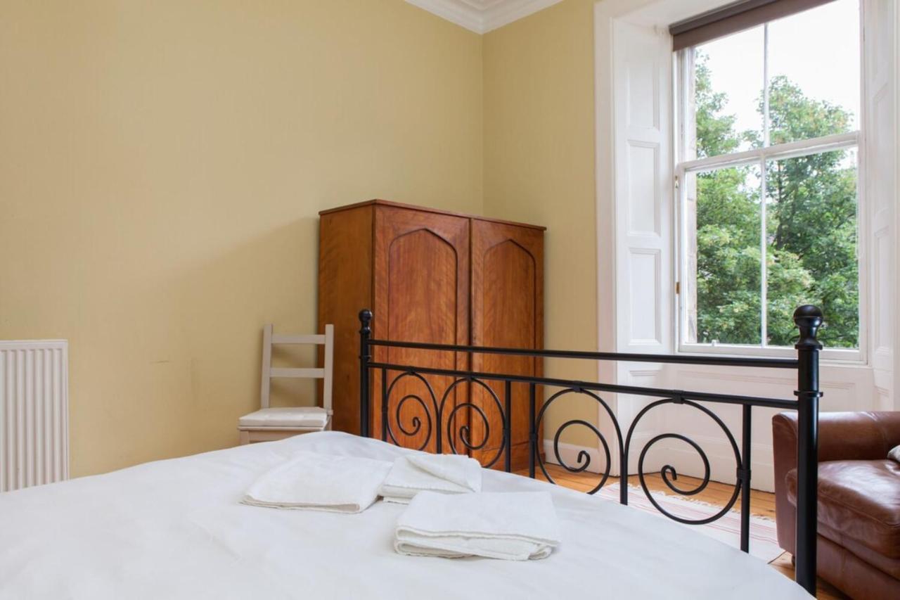 Amazing 4 Bedroom Just Off The Meadows Apartment Edinburgh