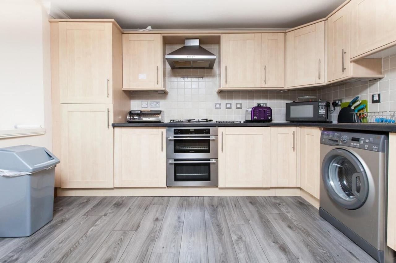 Beautiful 2 Bedroom Flat In Converted Distillery *