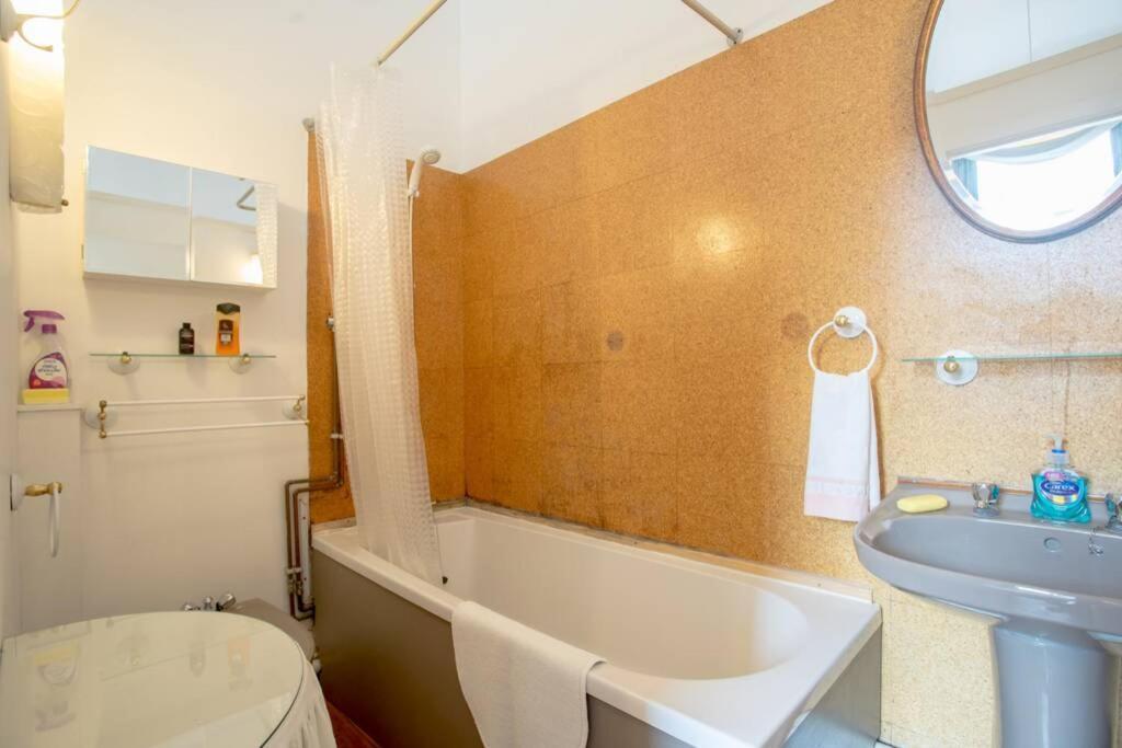 5-bedroom Flat * Edinburgh