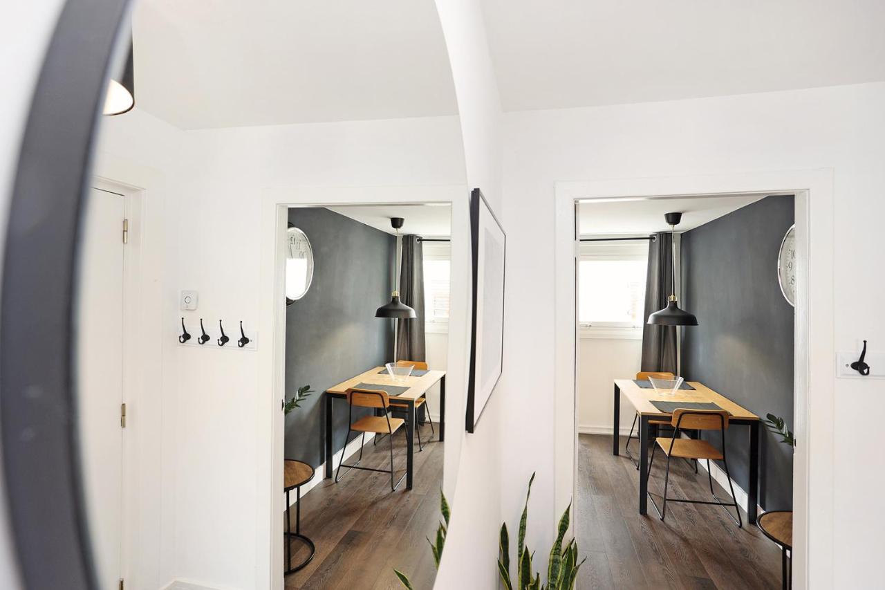 Joivy Contemporary Royal Mile With Balcony * EDI