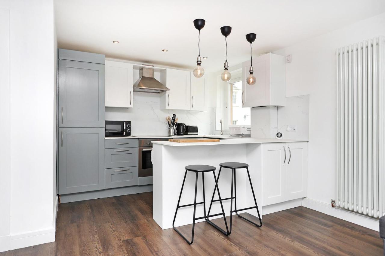 Joivy Contemporary Royal Mile With Balcony * EDI