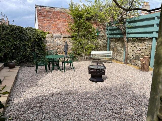 St Margaret's Cottage, Holiday home Edinburgh