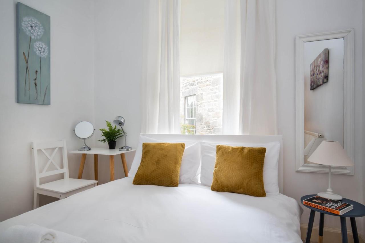 Stockbridge Two Bedroom Apartment *