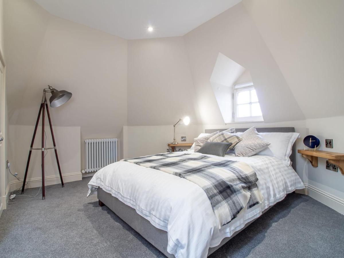 Apartment Luxury Royal Mile By The Castle - Sleeps 4 *