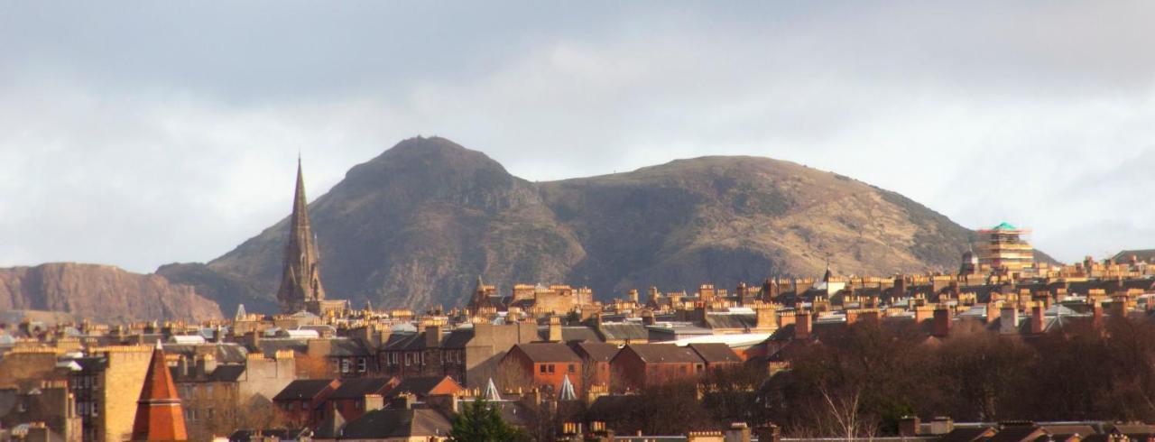 Stunning Castle View Apartment Edinburgh
