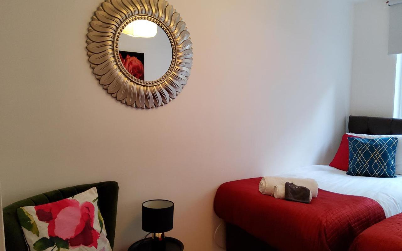Apartment Sleeps 6 On Separate Beds, 4 Smart Tvs, Netflix Edinburgh