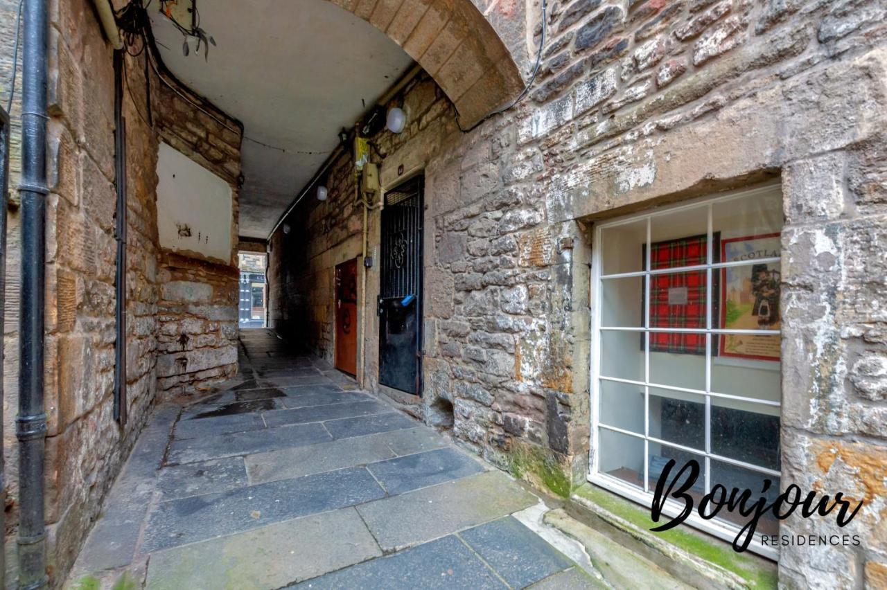 Royal Mile 4br-3ba - Views & Free Parking By Bonjour Residences Edinburgh