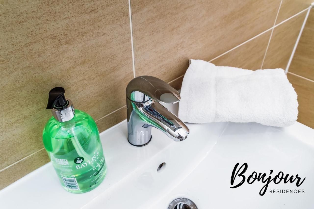 Royal Mile 4br-3ba - Views & Free Parking By Bonjour Residences Apartment