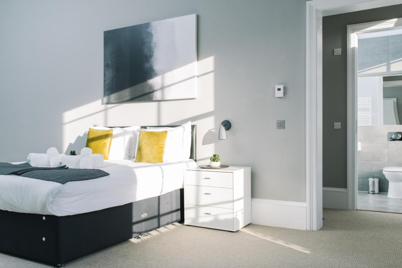 Joivy Bold And Spacious 1bed Home, Near Haymarket Train Station Edinburgh