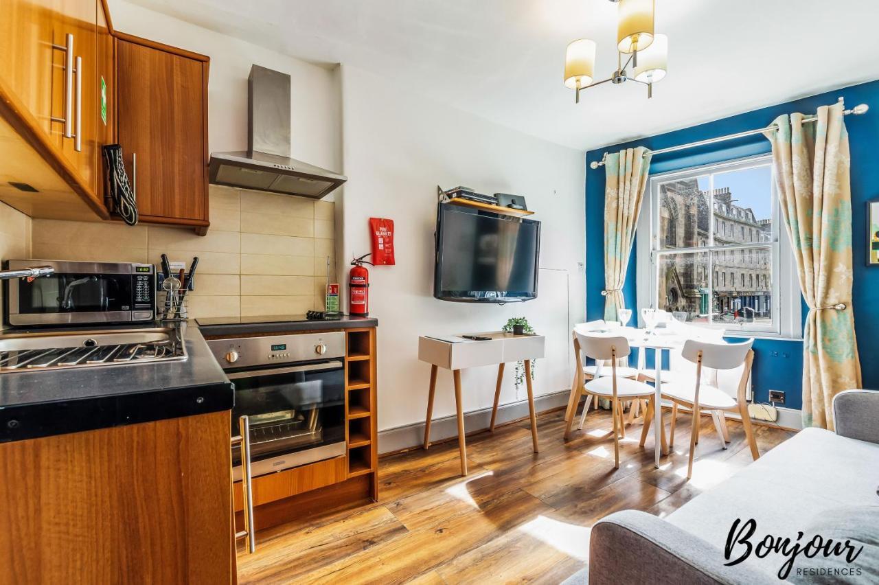 Royal Mile 3br-2ba, 1 Min To Castle - Free Parking & Zip Link Beds By Bonjour Residences *
