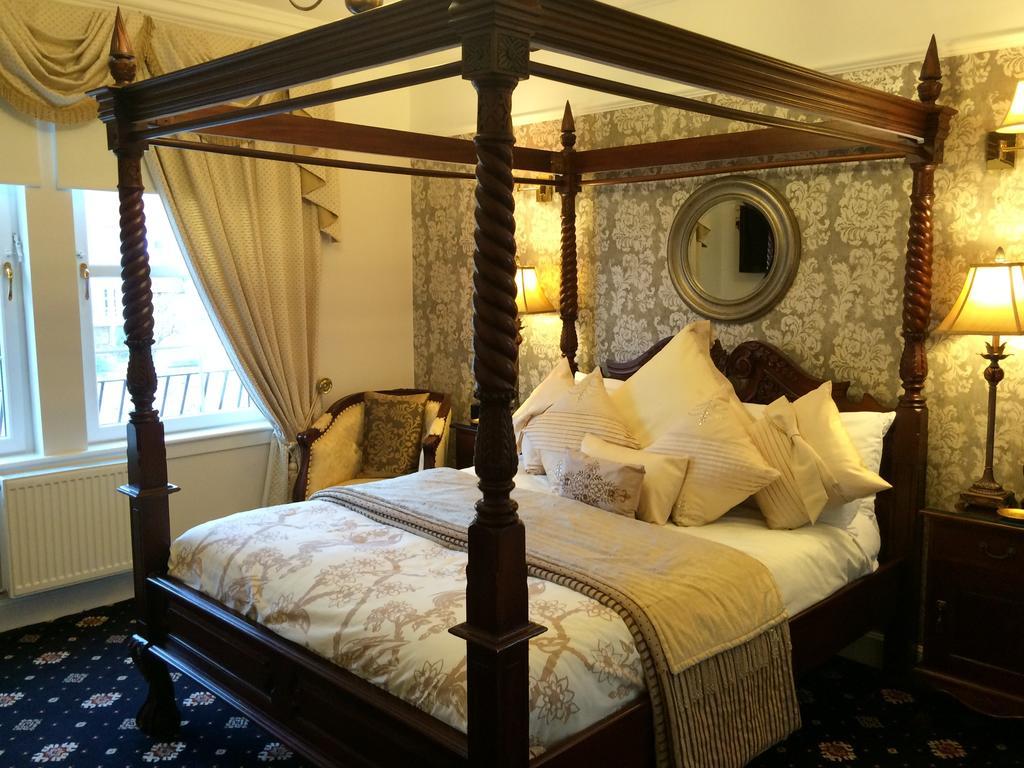 Aaran 4* Edinburgh