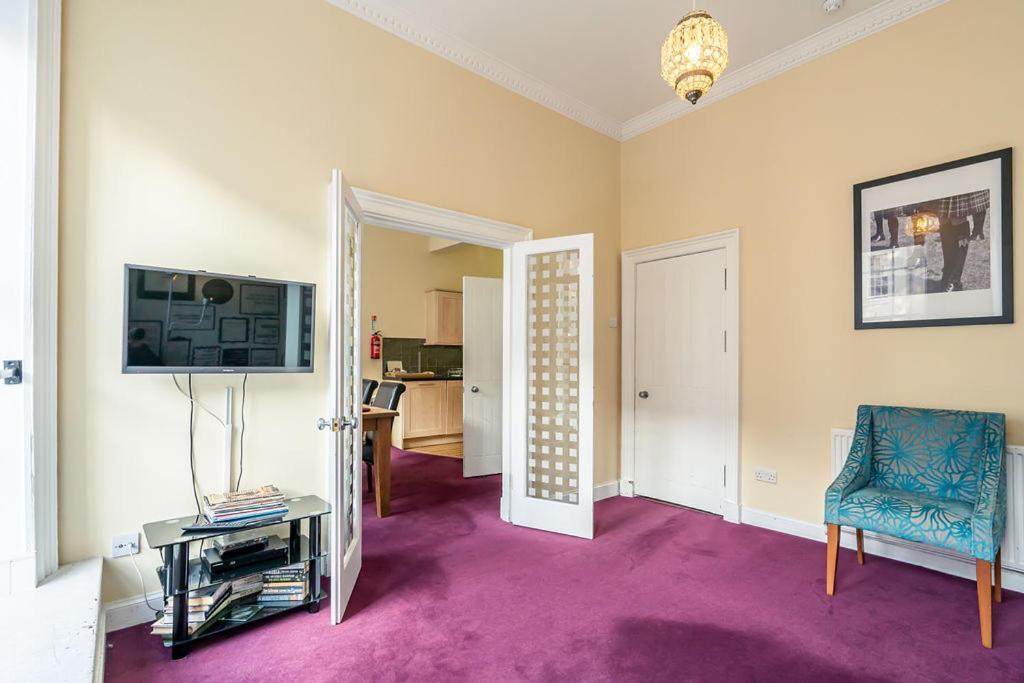 Tron Kirk Apartment EDI