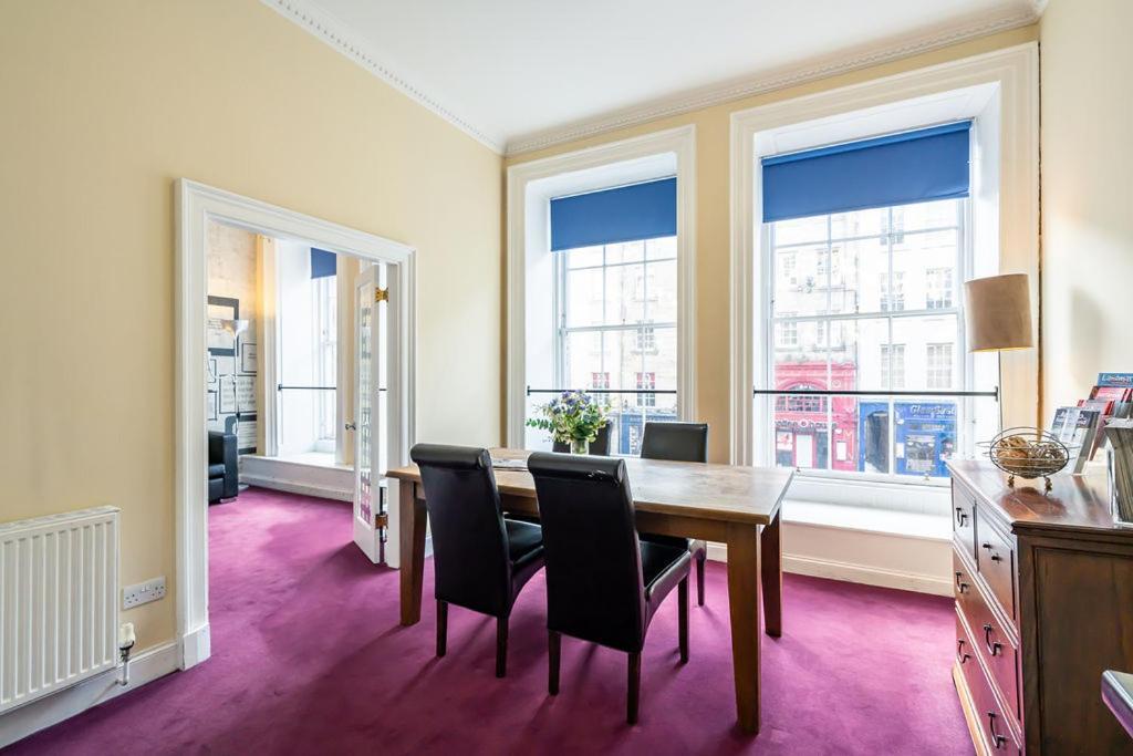 Tron Kirk Apartment EDI