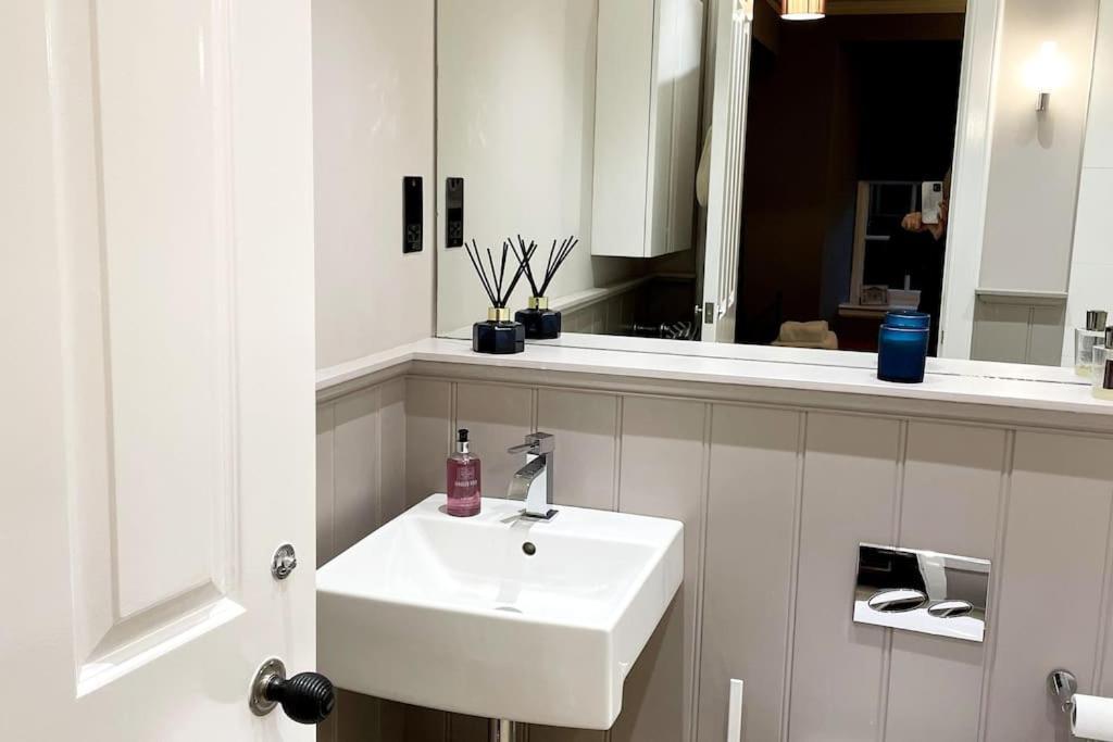 Luxury In The Heart Of The City Apartment *