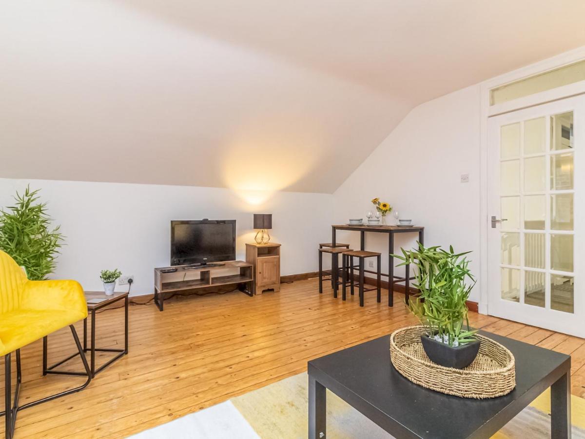 Pass The Keys 2 Beds Flat With Private Entrance In Centre - Sleeps 4