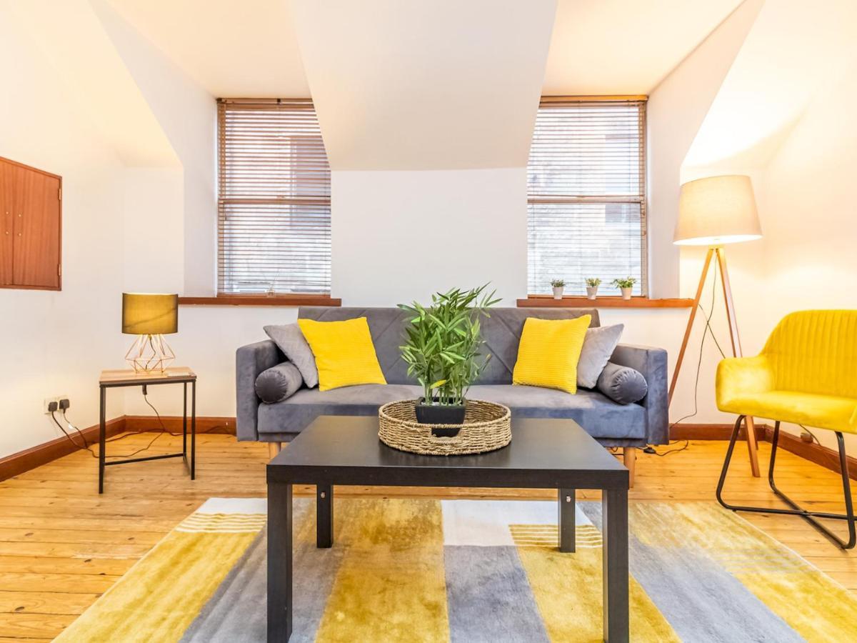 Pass The Keys 2 Beds Flat With Private Entrance In Centre - Sleeps 4 * Edinburgh