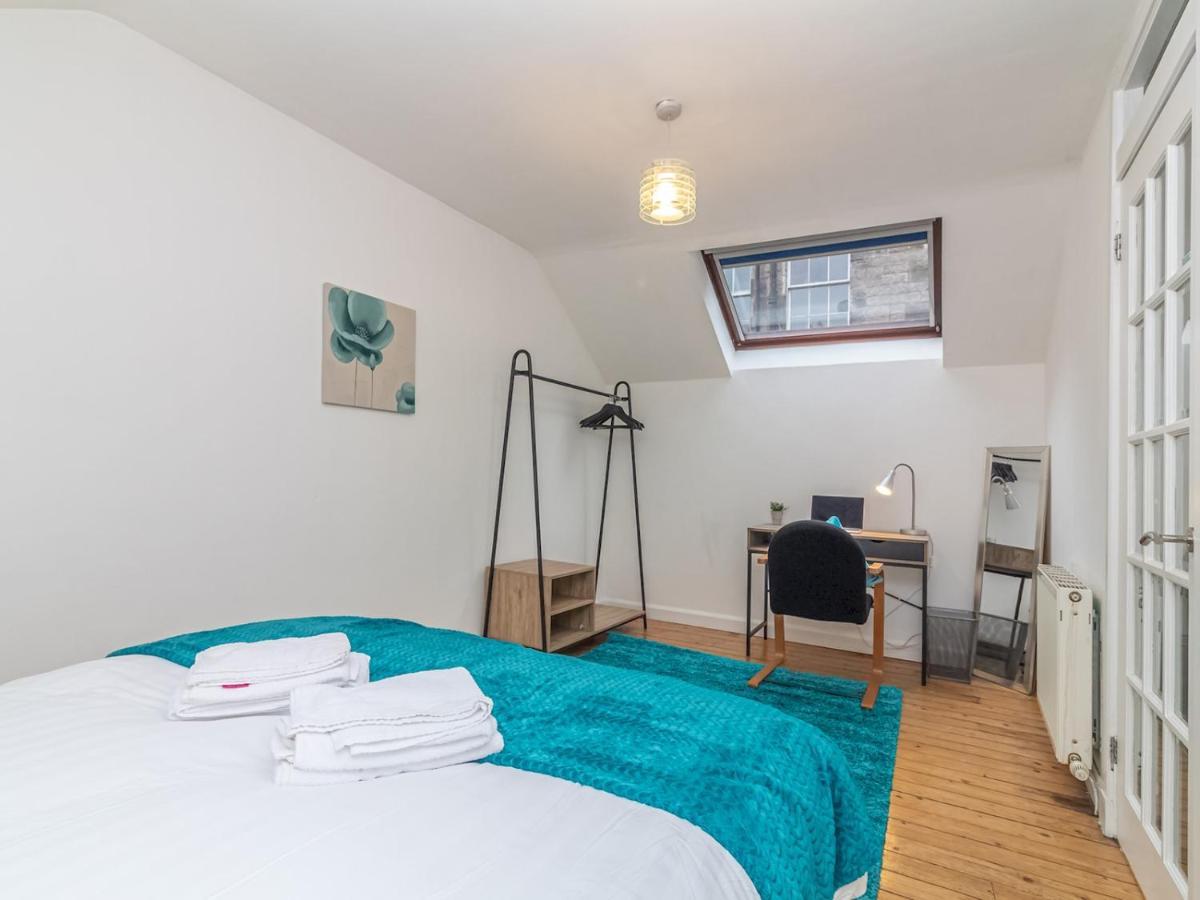 Pass The Keys 2 Beds Flat With Private Entrance In Centre - Sleeps 4 *