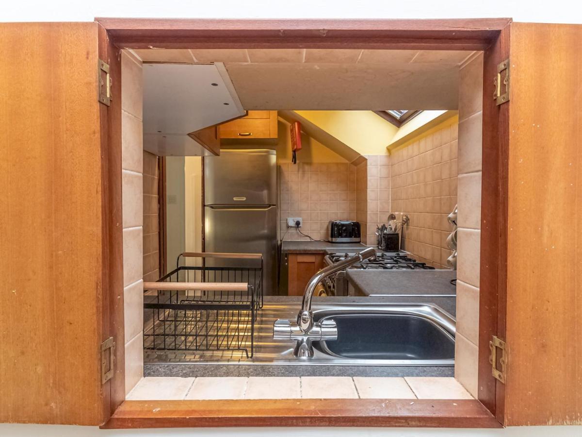 Apartment Pass The Keys 2 Beds Flat With Private Entrance In Centre - Sleeps 4