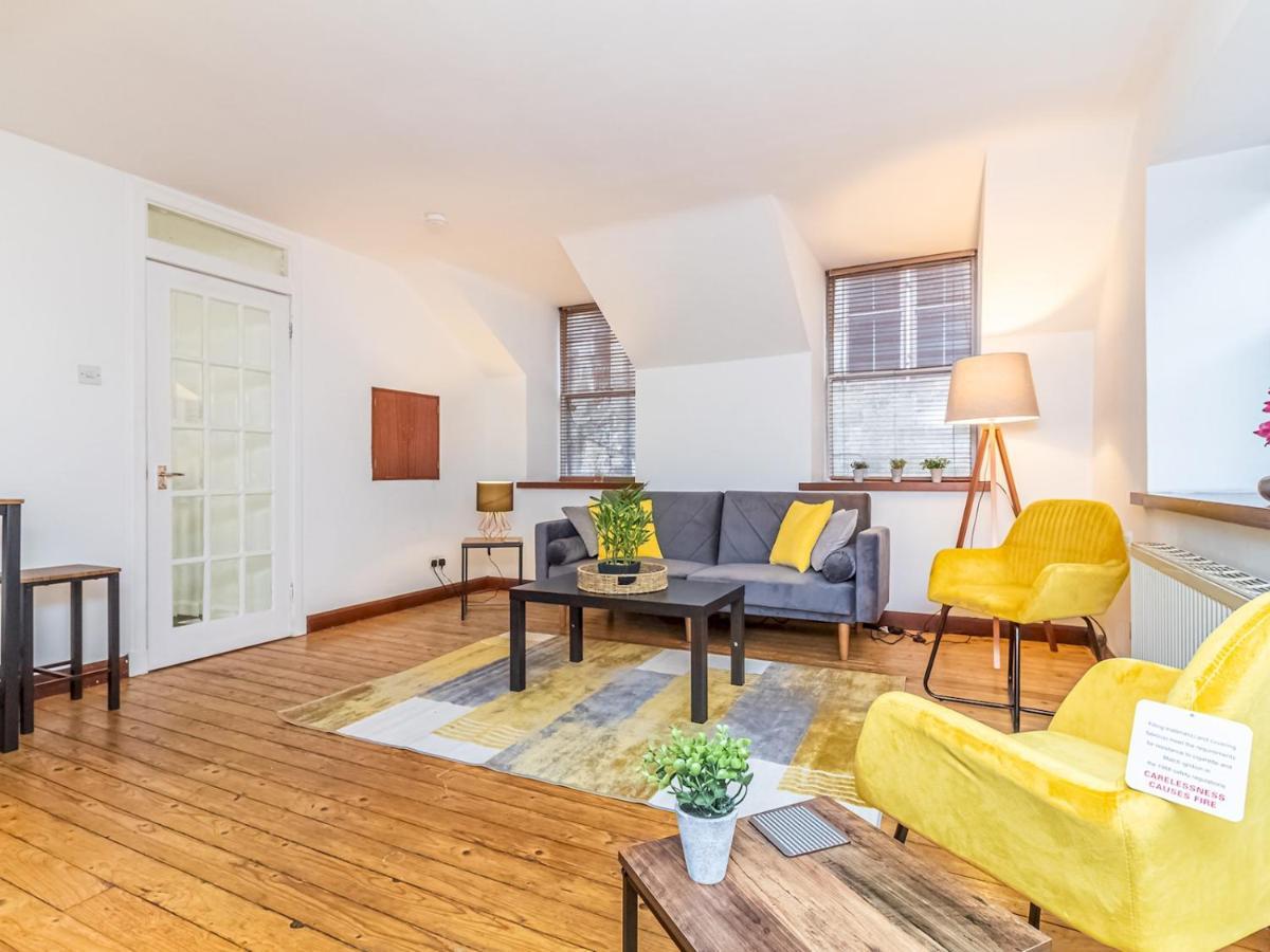 Apartment Pass The Keys 2 Beds Flat With Private Entrance In Centre - Sleeps 4 *