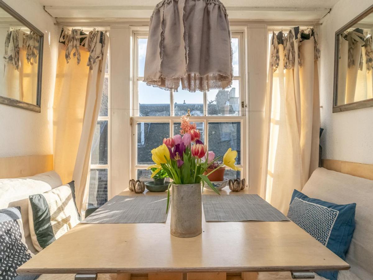 Pass The Keys Cosy And Stylish Open Plan Studio In New Town Apartment