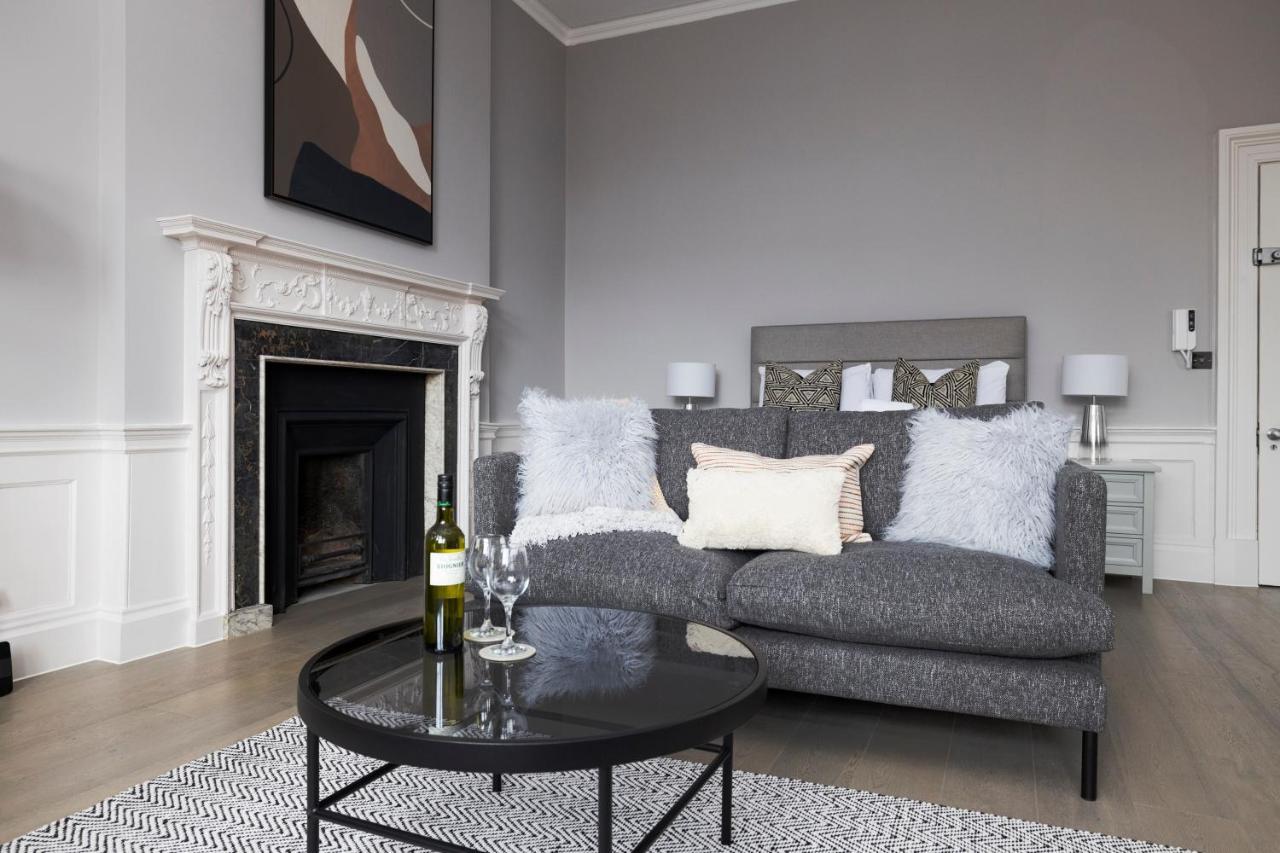 Apartment Joivy Statement On Historic George Street Edinburgh