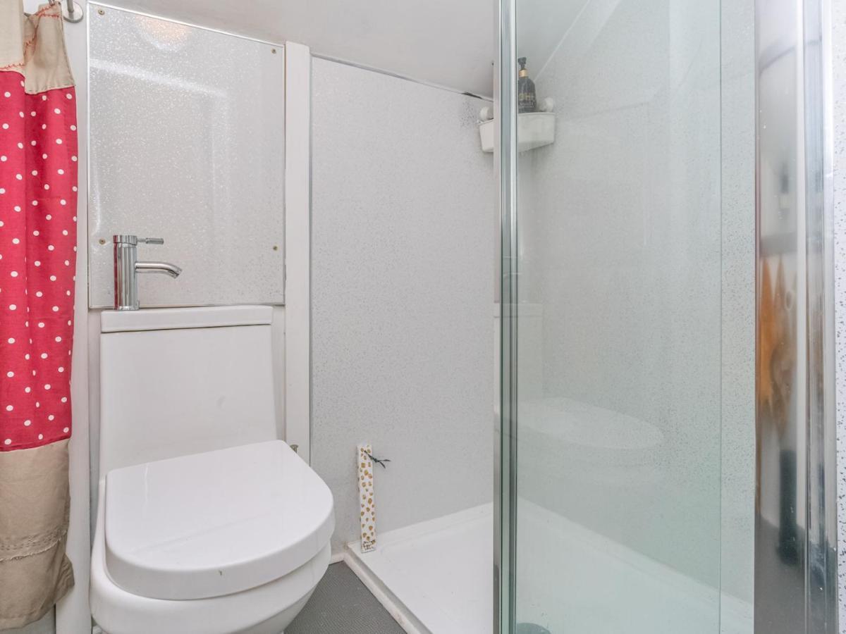 Pass The Keys Cosy And Stylish Open Plan Studio In New Town Apartment