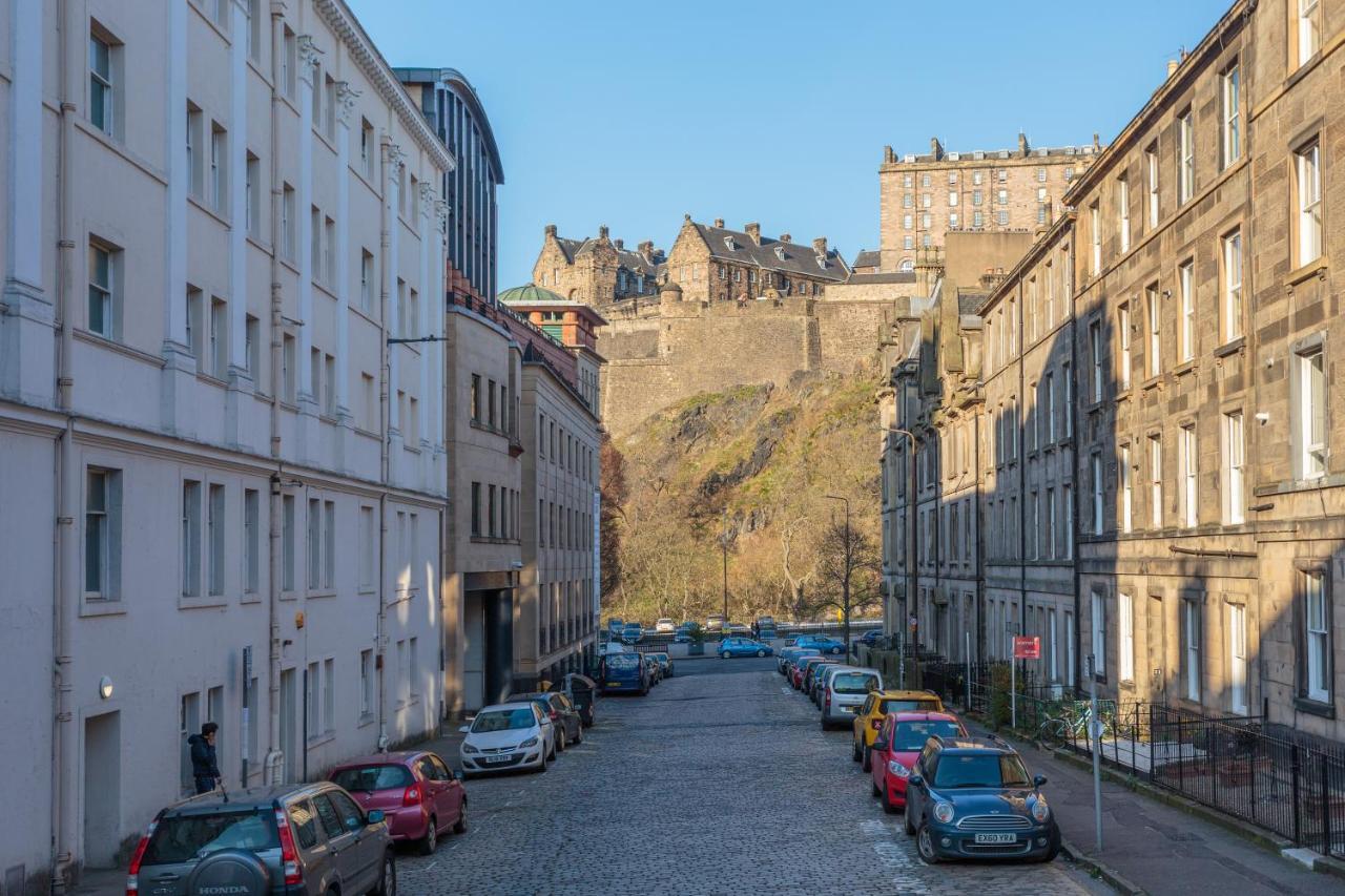 Lovely Beneath Castle Apartment EDI
