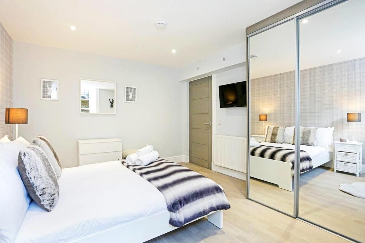 Ultra Modern, Stylish Next To Princes St Edinburgh