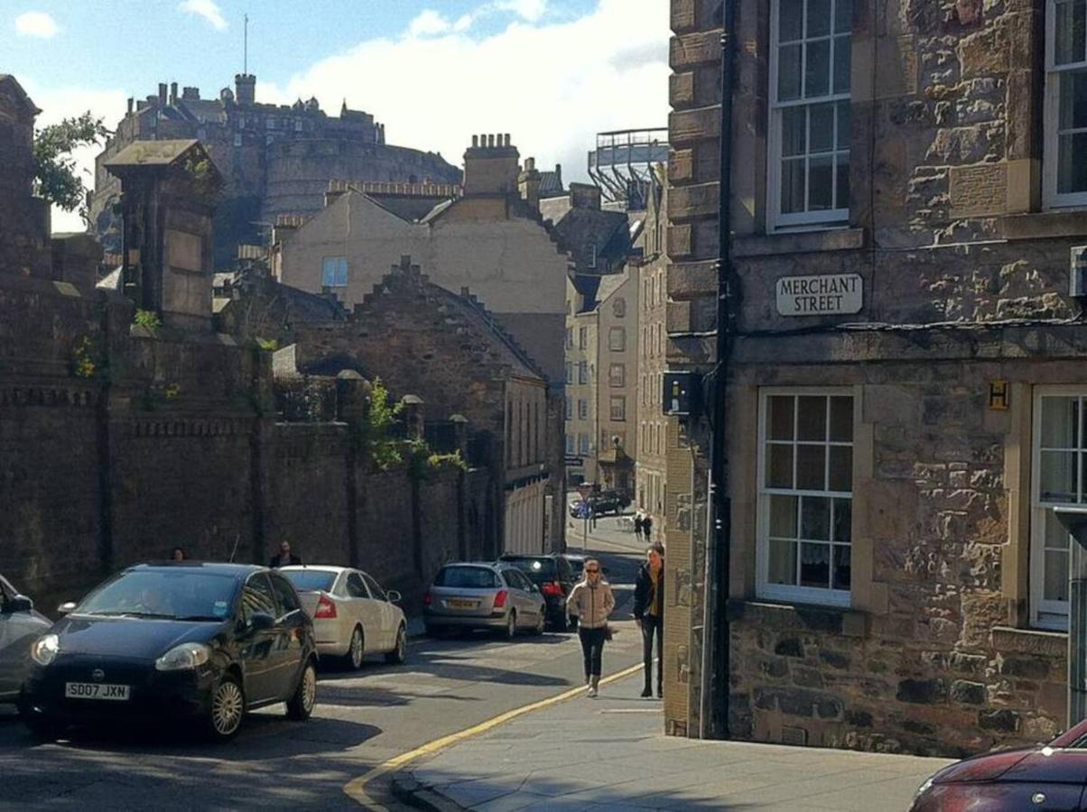 Joivy Spacious In The Old Town Apartment Edinburgh