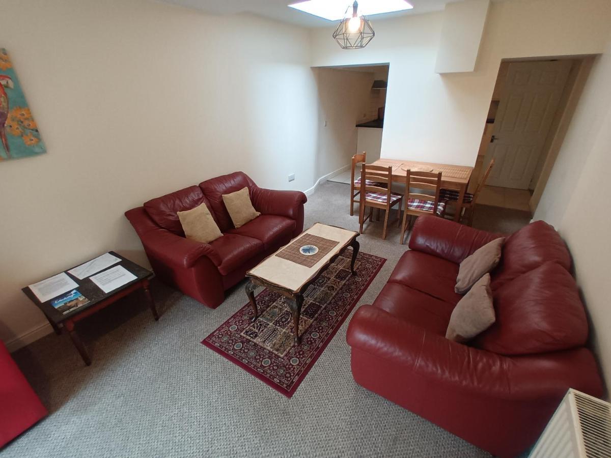 Modern With Free Parking And Private Garden